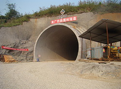 南廣高鐵霞嶺隧道